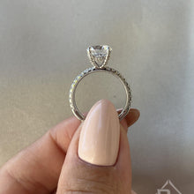 Load image into Gallery viewer, Ben Garelick Round Cut Orion Diamond Engagement Ring
